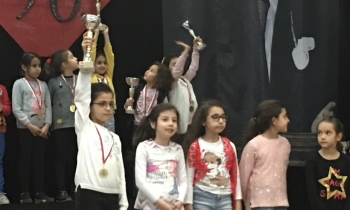 GKV’li Dila ve Naz Satranç şampiyonu