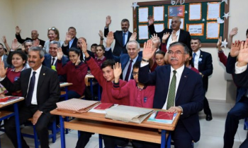 Bakan Yılmaz: Eğitimin kilit taşı, olmazsa olmazı öğretmendir