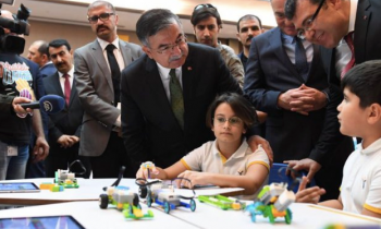 Bakan Yılmaz, "İleri Teknoloji Okulları Tanıtım Programı"na katıldı