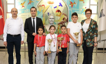 SANKO OKULLARI SATRANÇTA YİNE BİRİNCİ