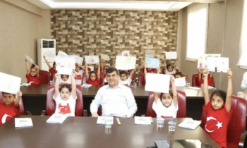 Başkan Fadıloğlu, öğrencilerle derse katıldı