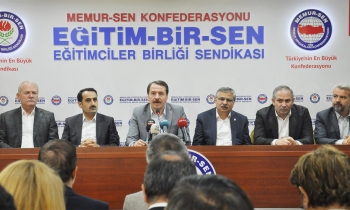 Eğitim-Bir-Sen 81 İlde Danıştay’ın “Andımız” Kararını Protesto Etti