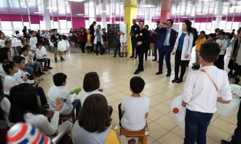 Atıklardan enstrüman yapıp orkestra kurdular