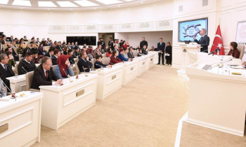 Vali Gül: 70 bin kişilik meclisimizle en iyisini yapacağız