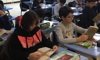 Seçkin Koleji'nde kitap okuma saati