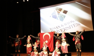 Üniversiteli Öğrenciler Ecdadın İzinde