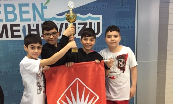 Bahçeşehirli öğrencilerden yüzme yarışması