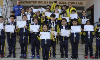 GKV’nin Minik Kulaçları Kupaları Okullarına Taşıdı