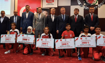 Nizip'in başarılı öğretmen ve öğrencileri ödüllendirildi