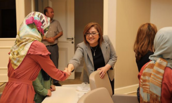 Başkan Şahin, YKS’de başarılı öğrencileri ödüllendirdi