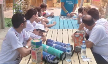 Aileler çocukları ile birlikte eğleniyor