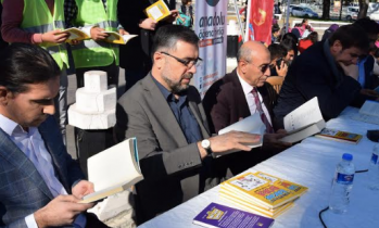 30 dakika sessiz kitap okudular