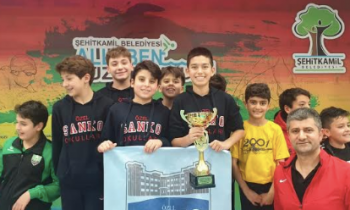 SANKOLU yüzücüler kurtuluş kupası için kulaç attı