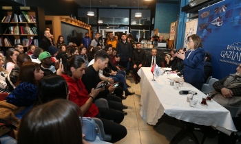 Başkan Fatma Şahin, Kitap kafe’de gençlerle buluştu