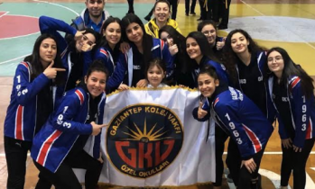 Gaziantep Kolej Vakfı Kız Voleybol Takımı Türkiye Yarı Finalinde