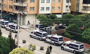 DEVA Okulları'nın 23 Nisan etkinliği tartışılıyor