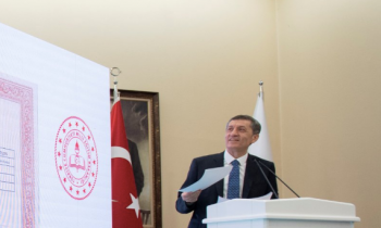 Bakan Selçuk, öğretmenlerin "google" sertifikalarını verdi