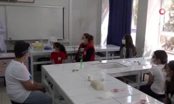 Köy köy sabun dağıtımı