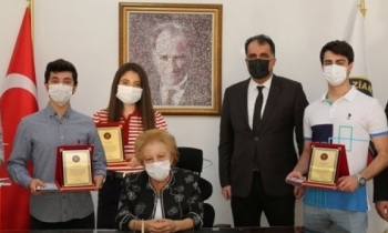 YKS’de başarıya altın ödülü