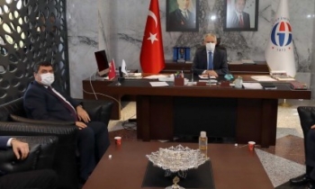 Nizip’ten Rektör’e kutlama