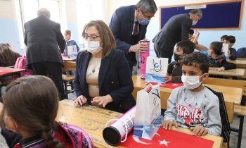 Okullara malzeme desteği