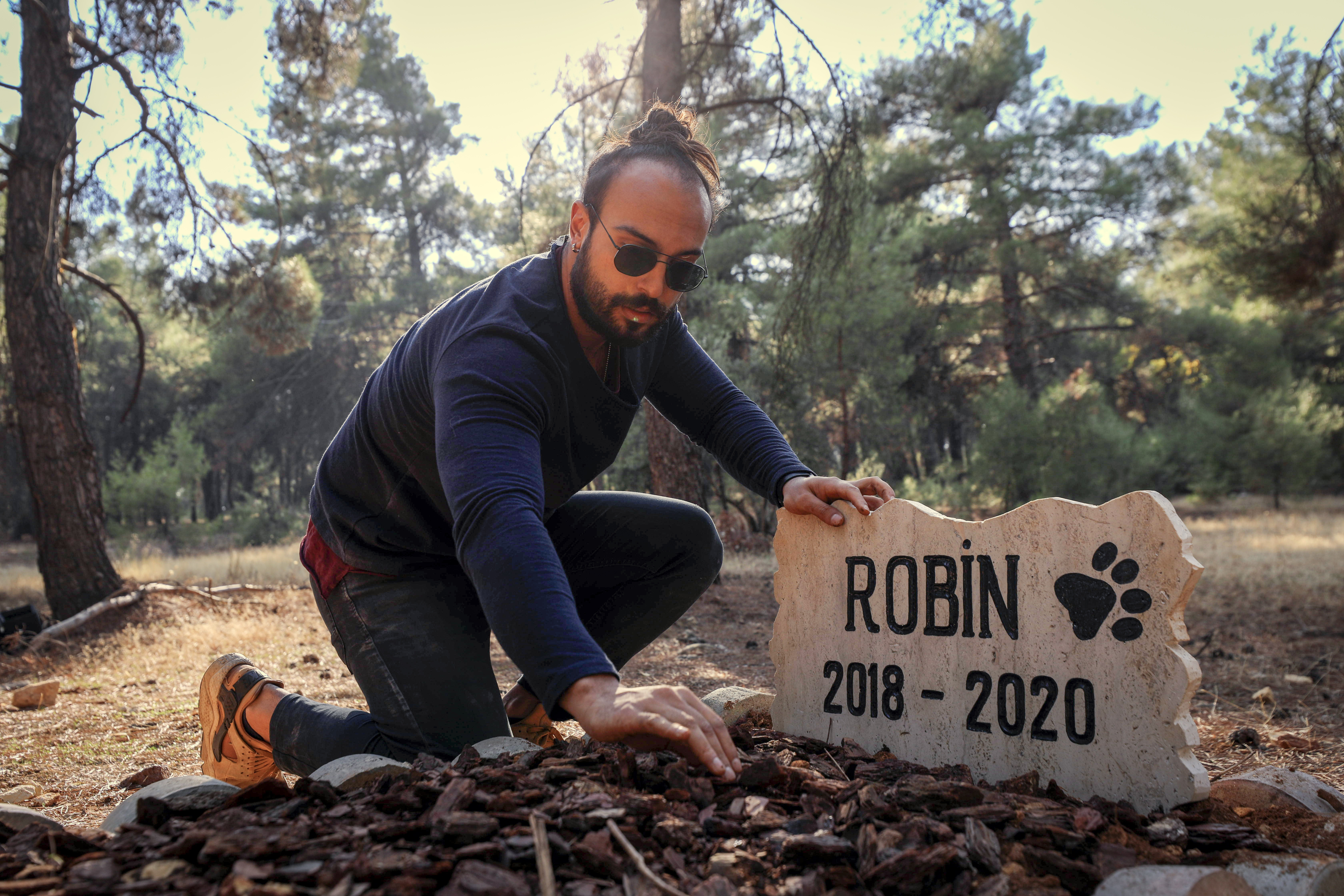 Robin kampüse gömüldü