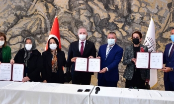 Şölen Çikolata’dan 2 okul