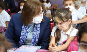 Başkan Şahin ilk ders gününde öğrencilerin heyecanına ortak oldu