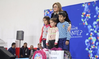 Büyükşehir Belediyesi'nden  5 bin öğrenciye okul yardımı