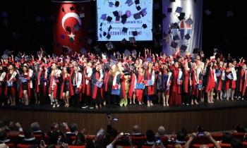 Naci Topçuoğlu MYO'daki genç yetenekler mezun oldu