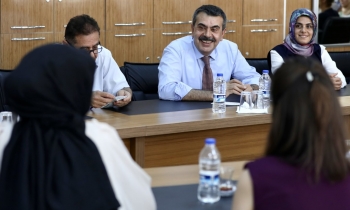 Bakan Tekin öğretmenlerle bir araya geldi