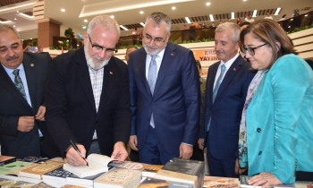 Kitap Hayattır, Hayat Kitaptır