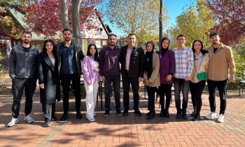    GAÜN Öğrencileri Mor Kurdele Dağıttı