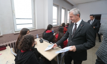 Şahinbey'den Öğrencilere Eğitim Seti!